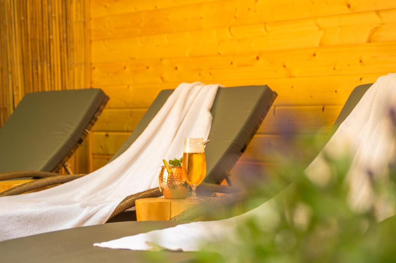 Wellnessoase Mitten In Der Wasserfallstadt Triberg 트리베르크 외부 사진