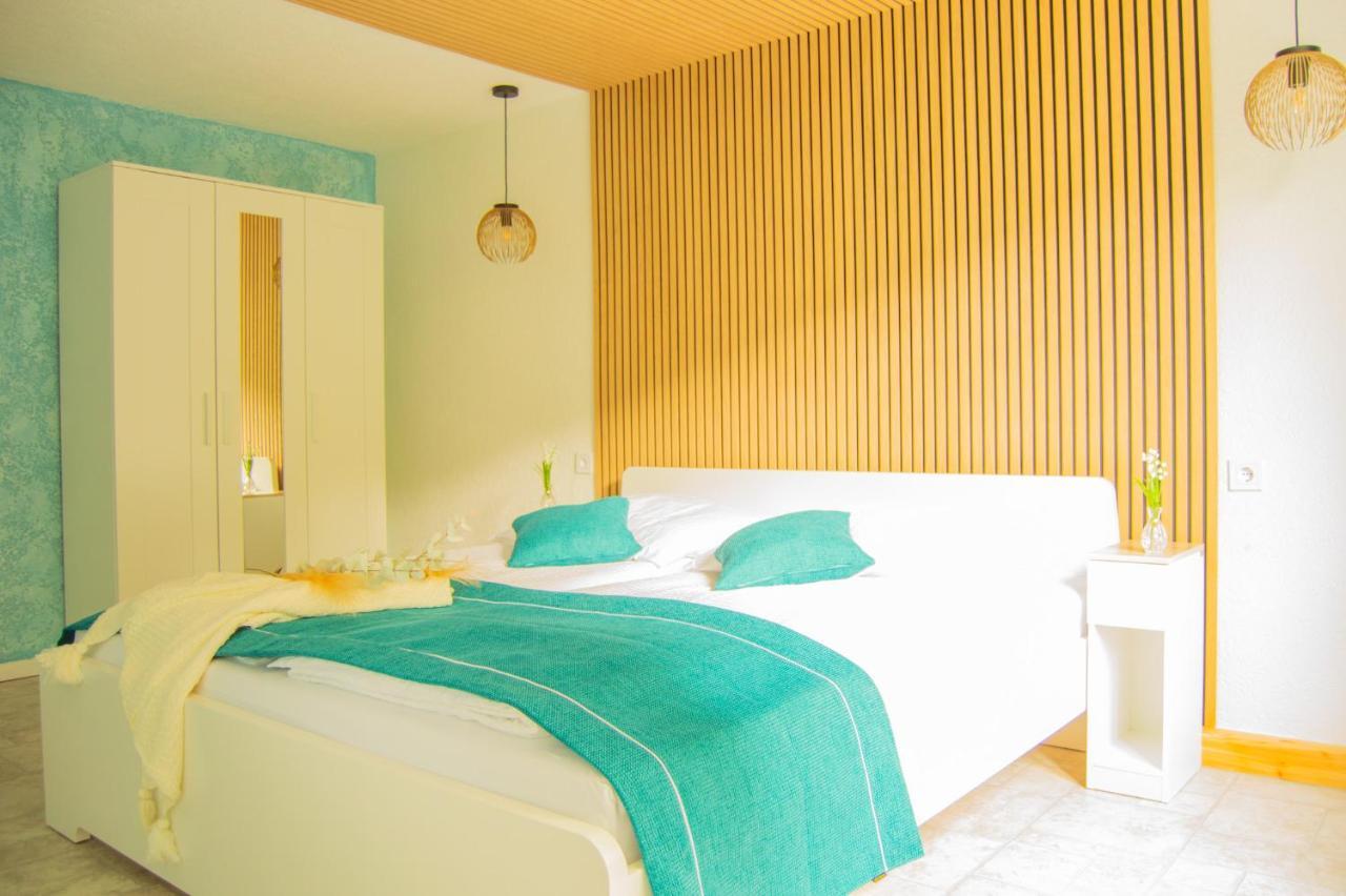 Wellnessoase Mitten In Der Wasserfallstadt Triberg 트리베르크 외부 사진