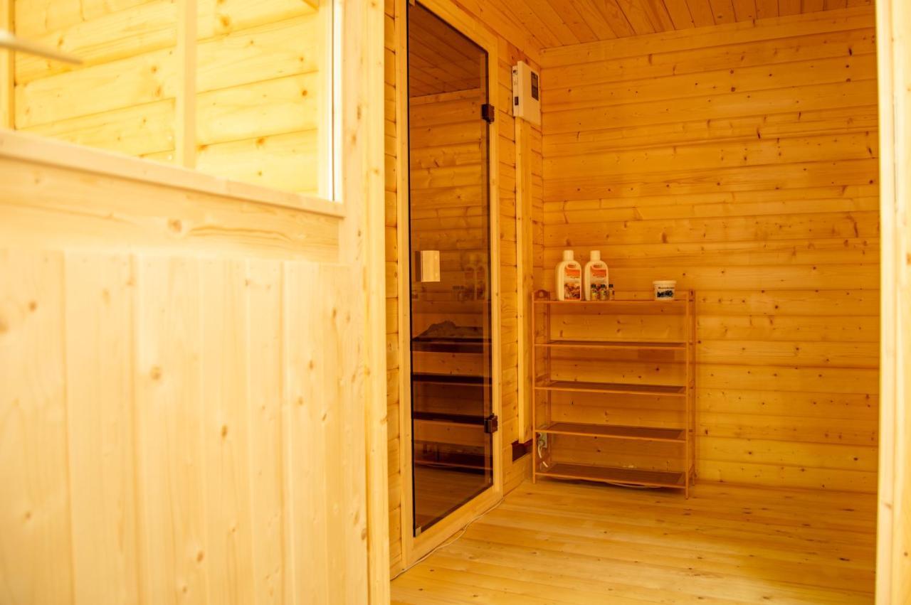 Wellnessoase Mitten In Der Wasserfallstadt Triberg 트리베르크 외부 사진