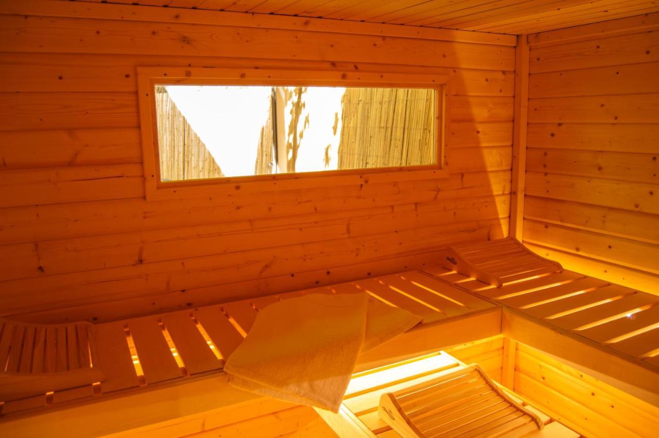 Wellnessoase Mitten In Der Wasserfallstadt Triberg 트리베르크 외부 사진