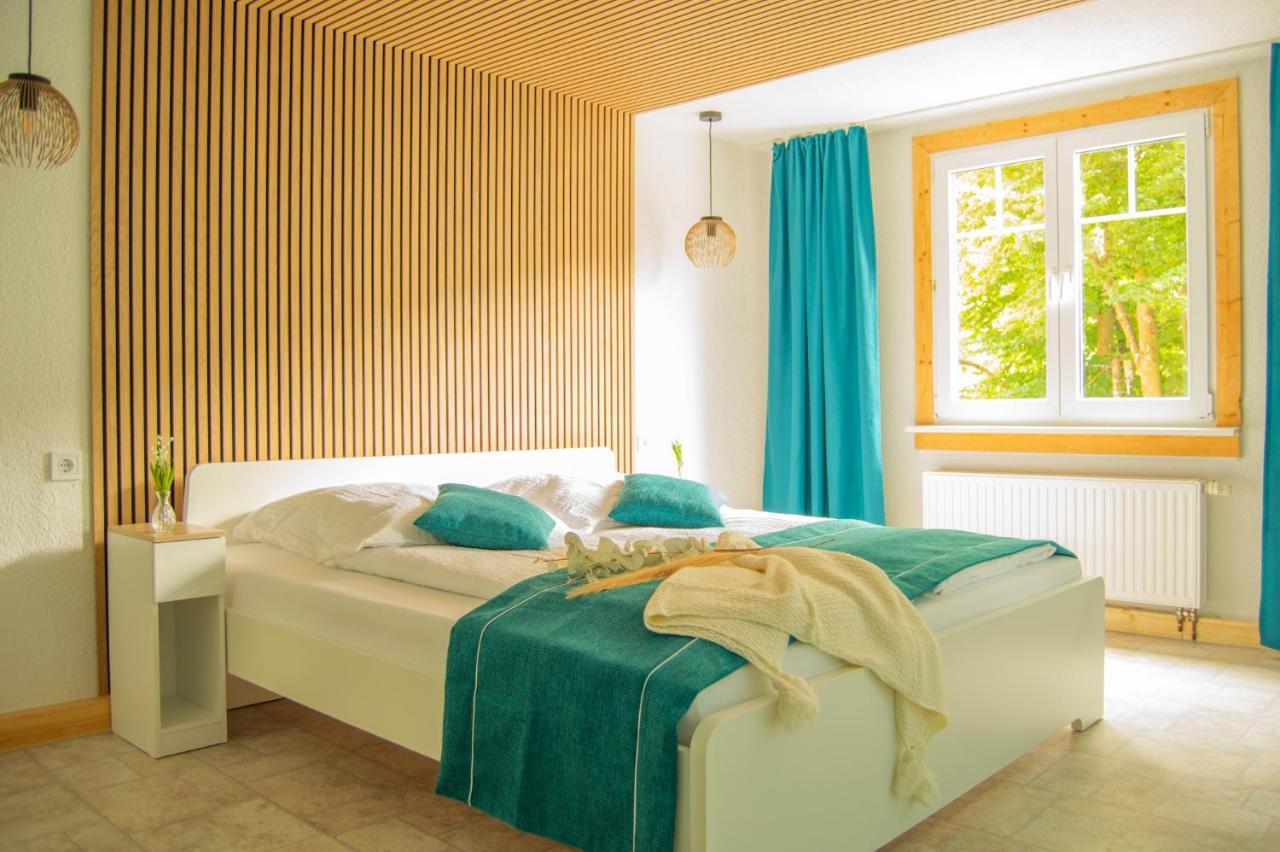 Wellnessoase Mitten In Der Wasserfallstadt Triberg 트리베르크 외부 사진