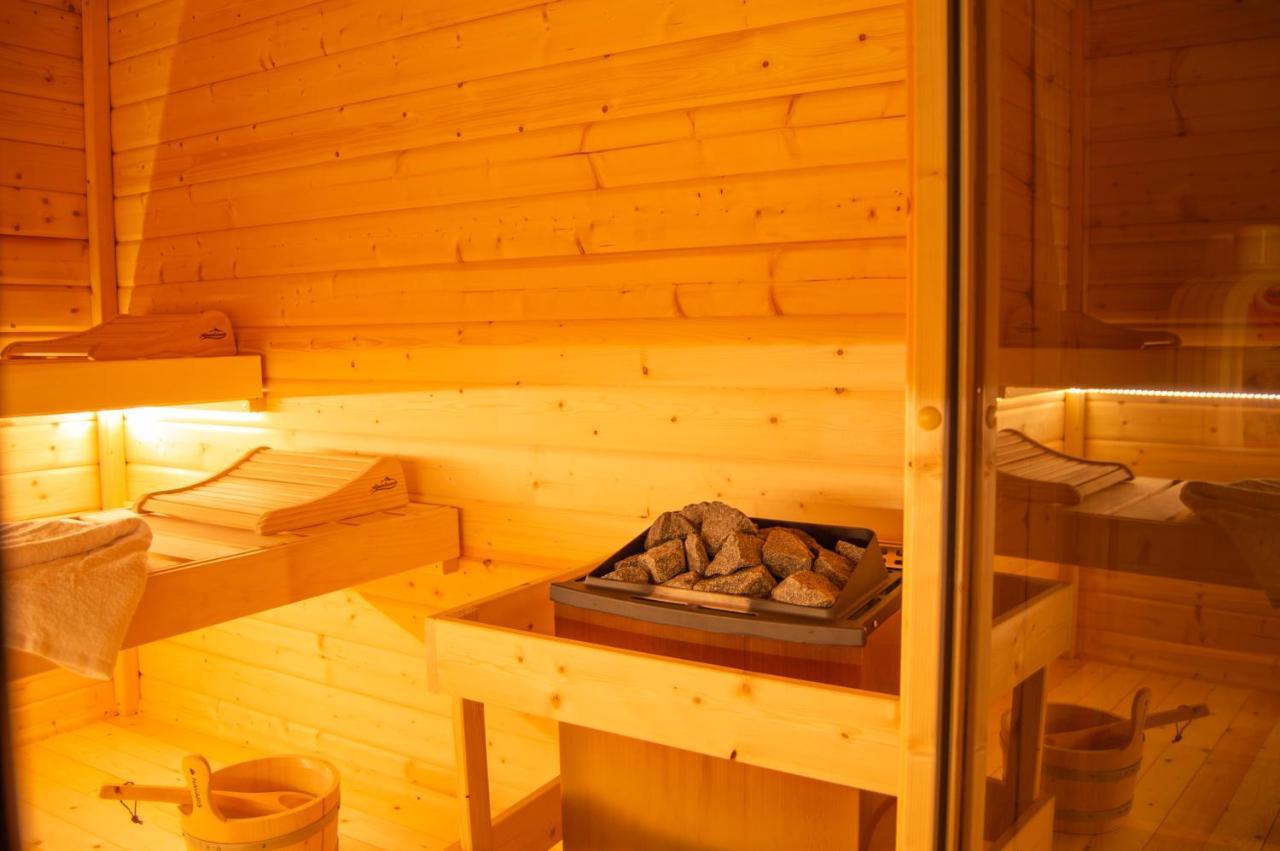 Wellnessoase Mitten In Der Wasserfallstadt Triberg 트리베르크 외부 사진