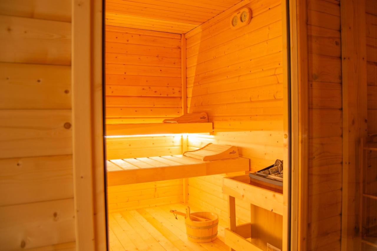 Wellnessoase Mitten In Der Wasserfallstadt Triberg 트리베르크 외부 사진